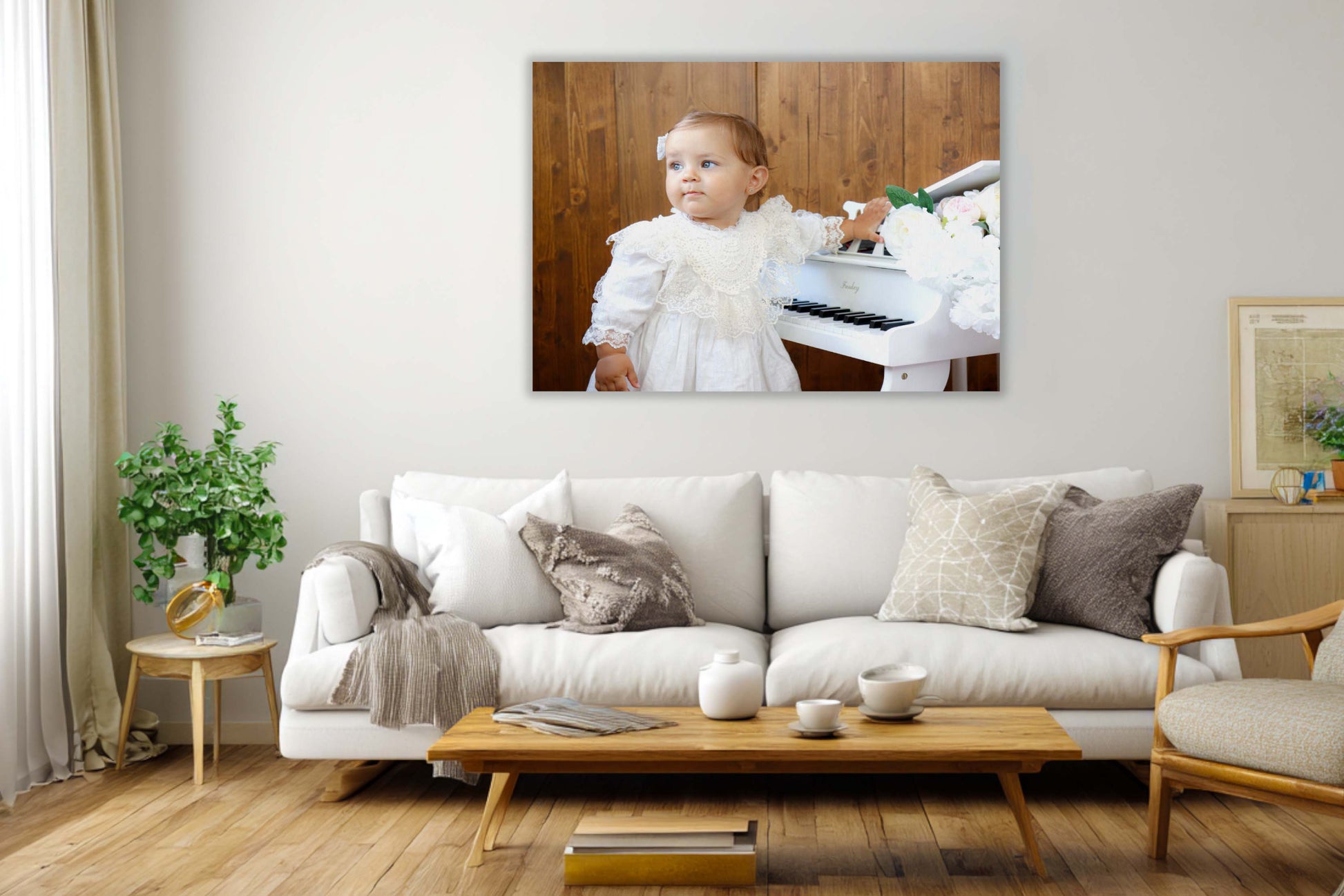 Tablou personalizat pe pânză canvas montat pe perete în living modern